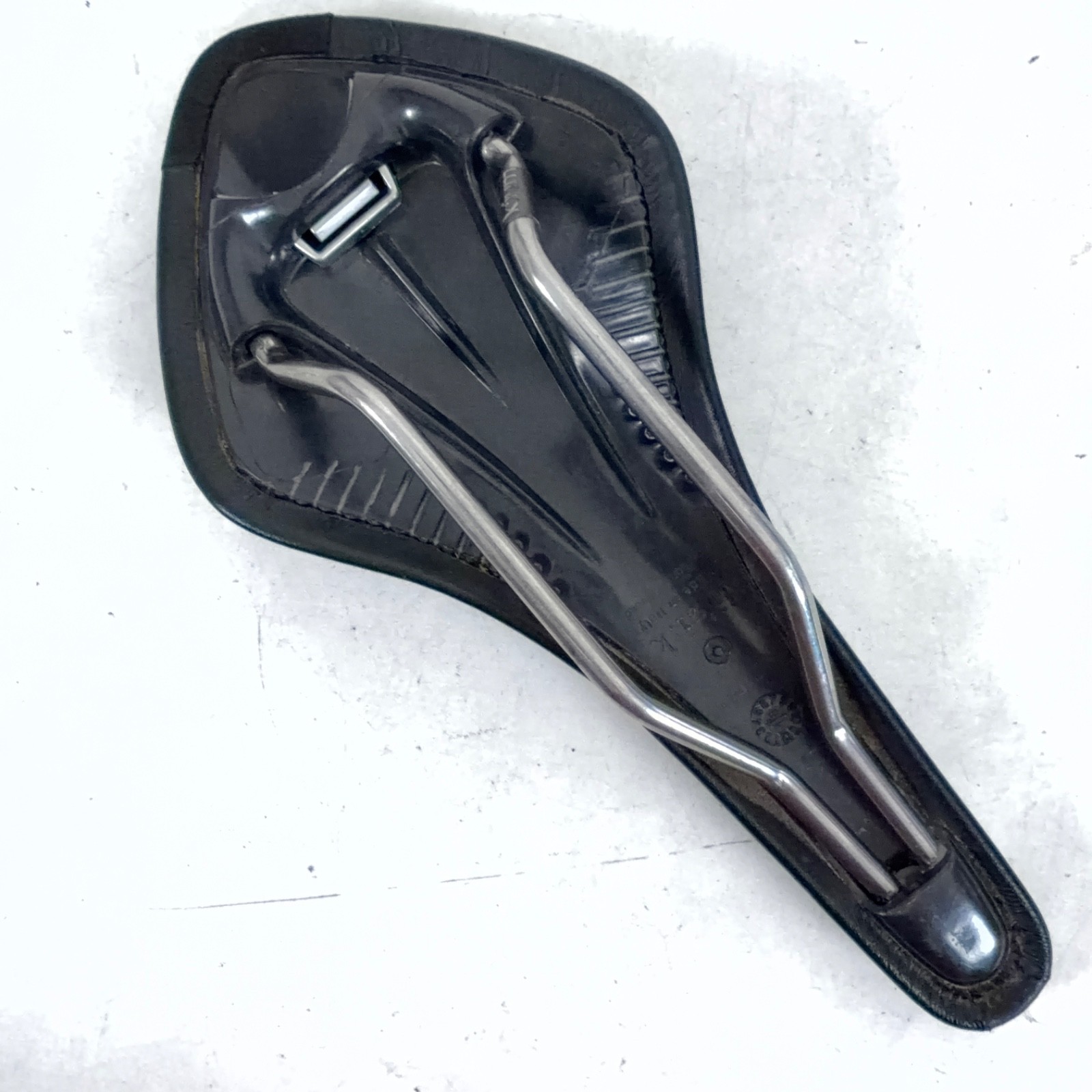 fi’zi:k Fizik Arione Carbon K:ium Titanium Rail Bike Seat Saddle 130/305mm 244g