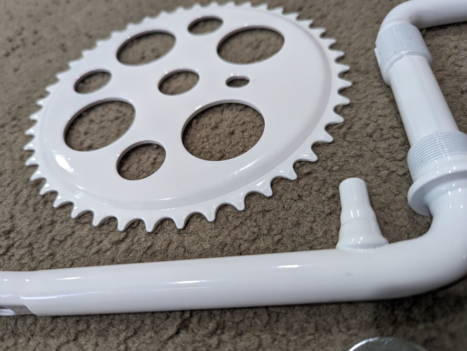 WHITE LUCKY 7 BICYCLE SPROCKET 44T, CRANKS 6 &1/2″,BOTTOM BEARING KIT, SCHWINNS