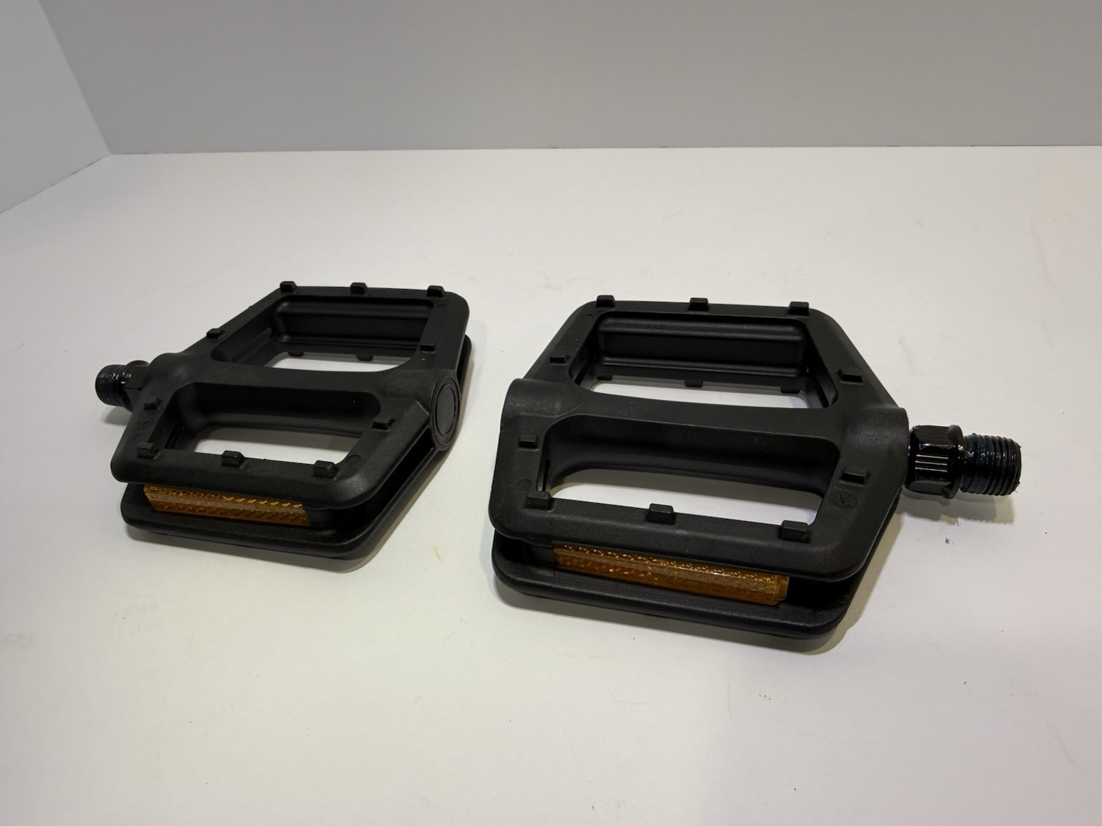 Black Platform Bicycle Pedals 9/16″ Plastic Metal for Mountain City BMX Cruiser