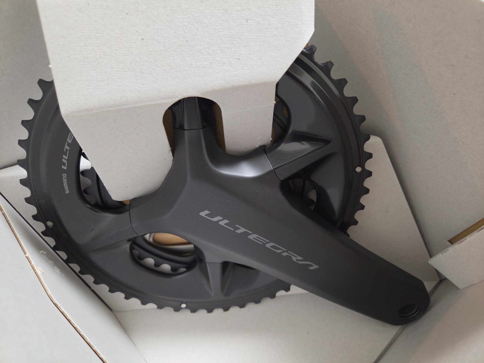 Shimano Ultegra FC-R8100 Crankset 165mm 12-Speed, 52/36T Hollowtech II Spindle