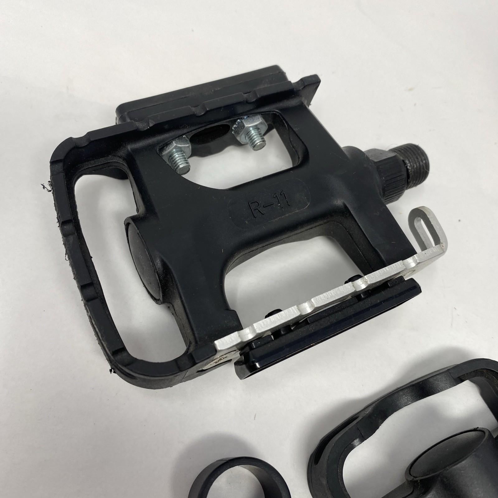 2 Pairs Bike Pedals BMX Reflectors Black