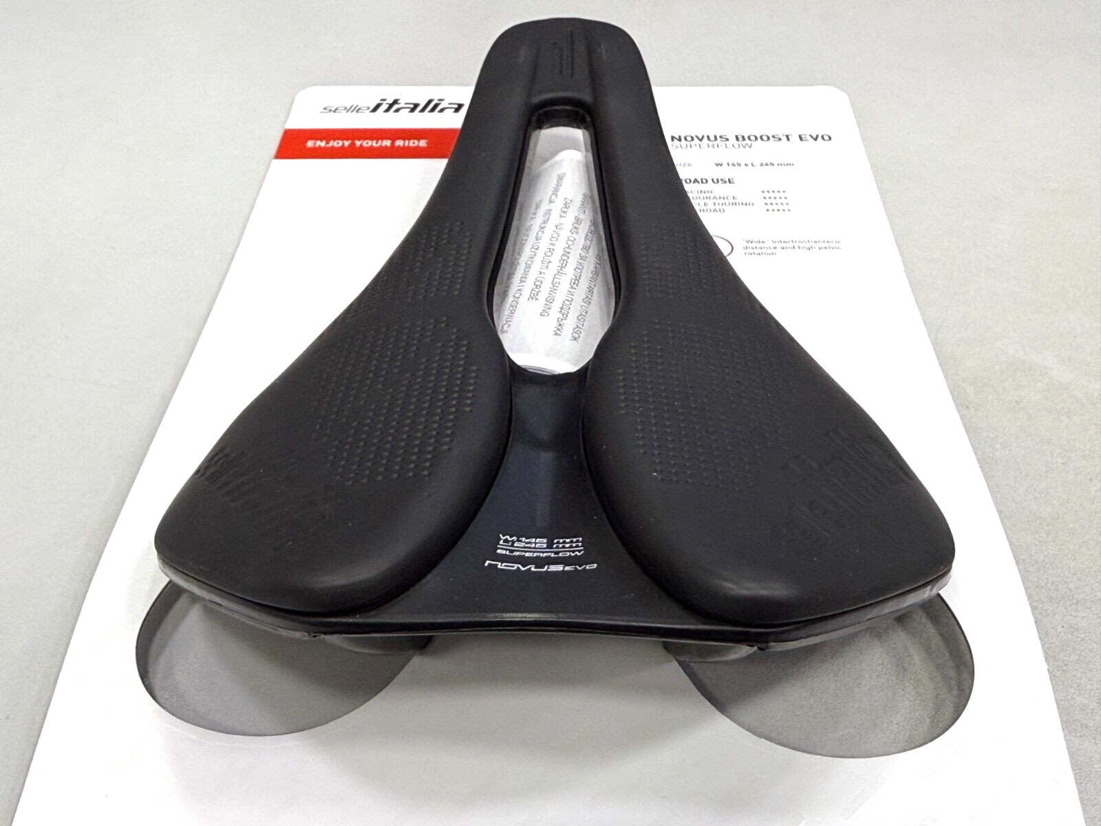 Selle Italia Novus Boost Evo Superflow Fec Alloy Saddle L3 (145 x 245mm ) Black