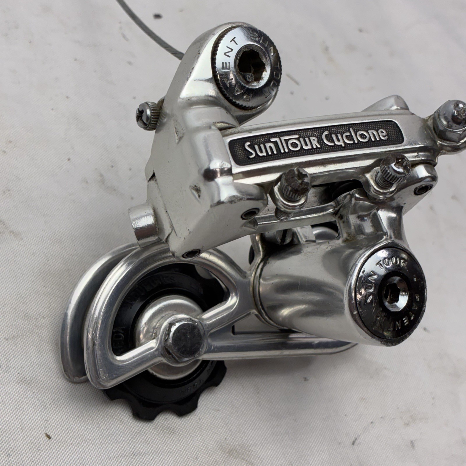 Vintage Suntour Cyclone Rear Derailleur Short Cage Bolt-On Japan 185g Road Bike