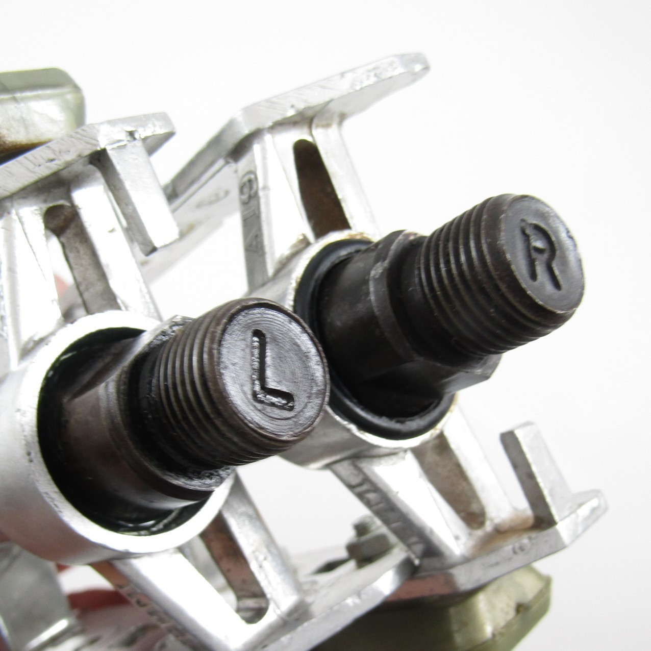 HTI A19 quill pedals with Cat Eye reflectors
