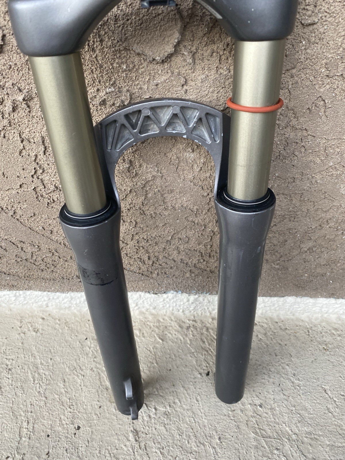 Gray Fox Racing Float 100 RL Straight 1-1/8″ 9mm X 100mmQR 26″ Fork