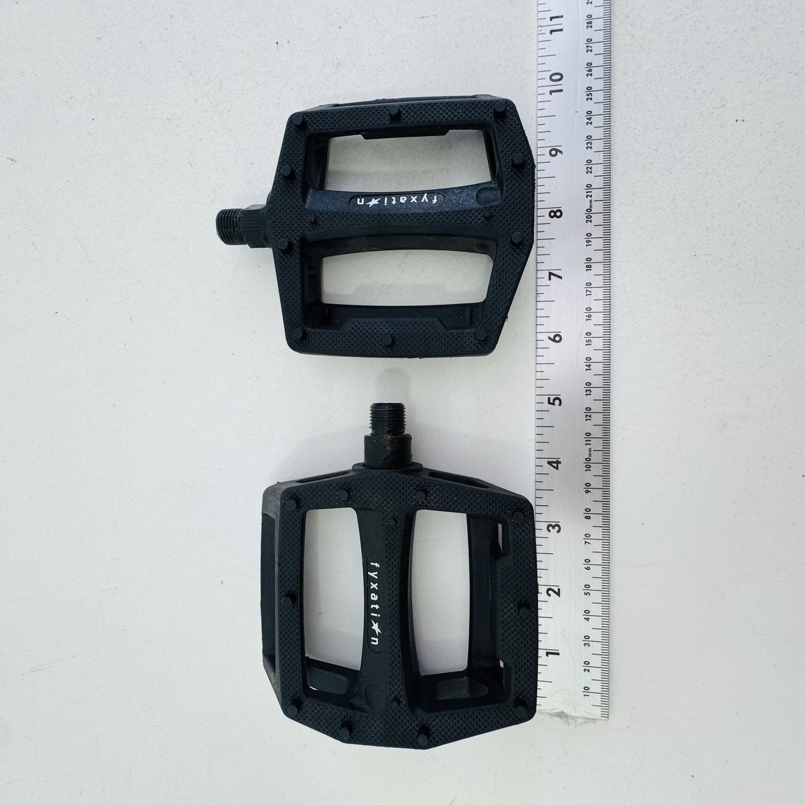 Vintage Fyxation Platform Bike Pedals 9/16″ Pair Black Plastic MTB BMX A56