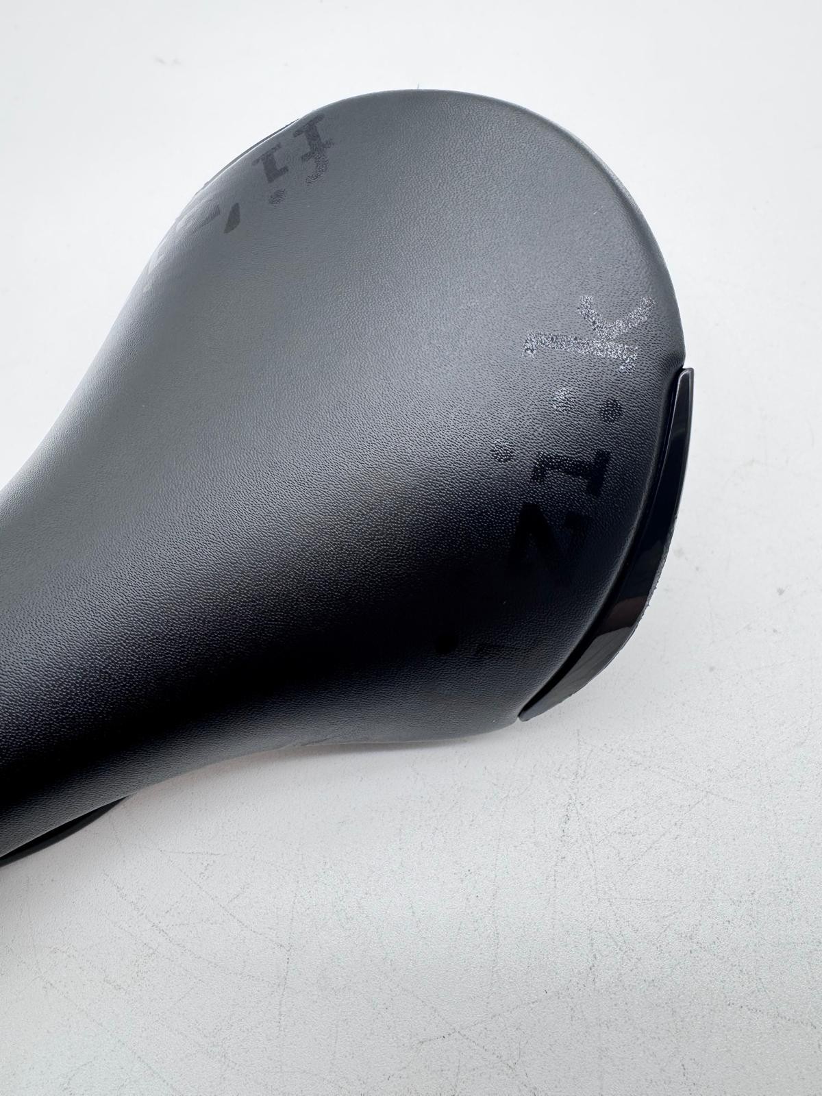 Fizik Aliante Large Saddle Bull Spine Concept Black Italy Made