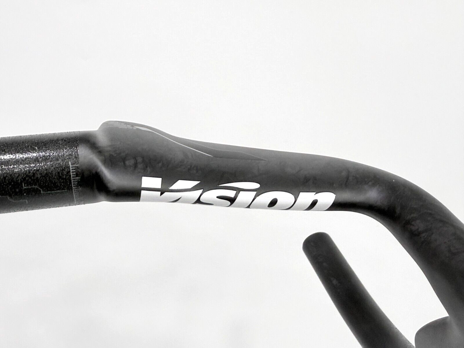 Vision Metron Track 31.8x365mm Carbon Drop Bar Handlebar (White Logo)