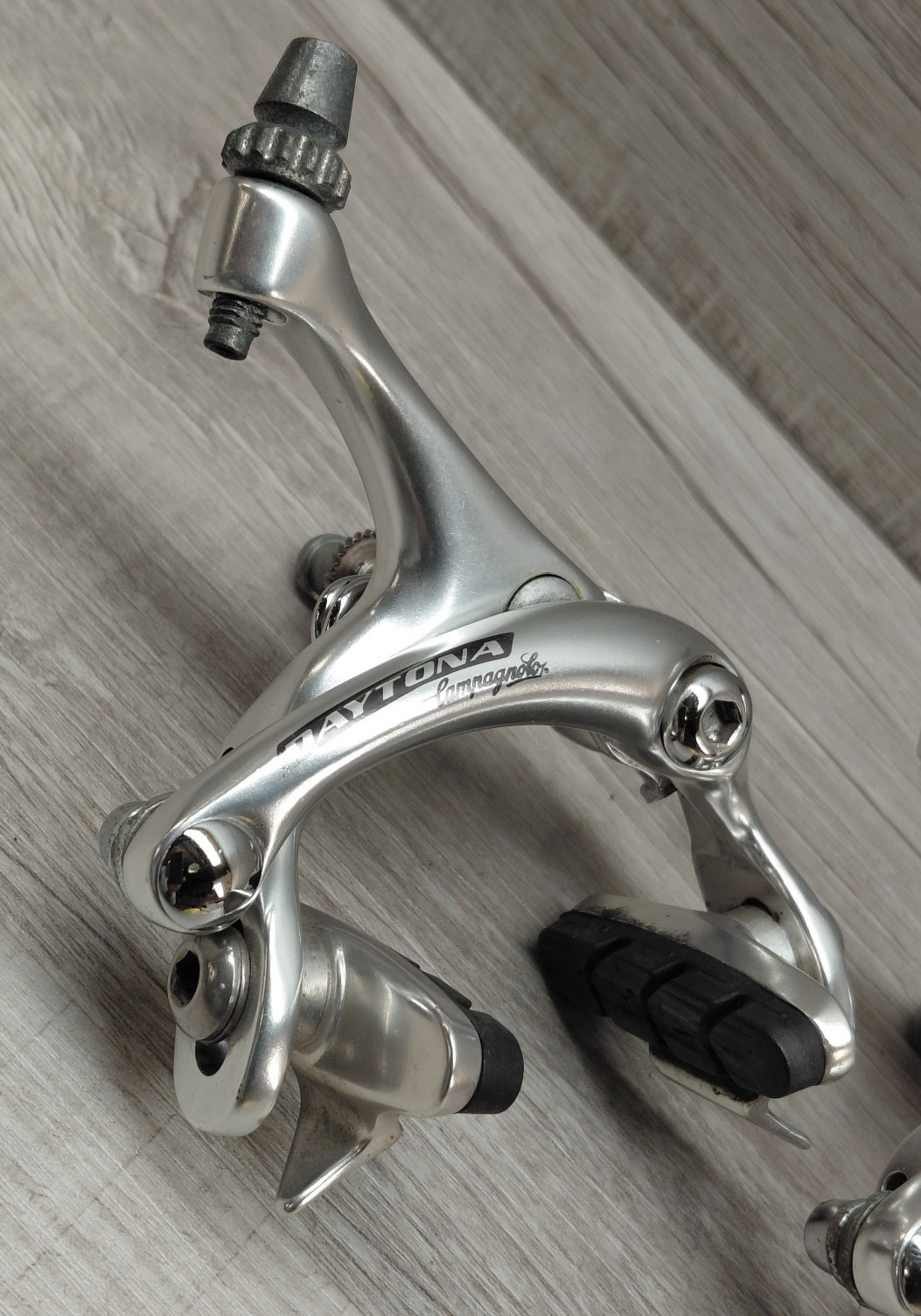 Vintage 90’s Campagnolo Daytona Road Bike Dual Pivot Brake Calipers Set -Recesse