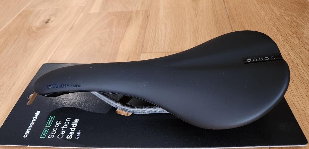 Scoop Carbon Saddle 142mm Shallow – Lightweight Bicycle Seat 5.6 in
