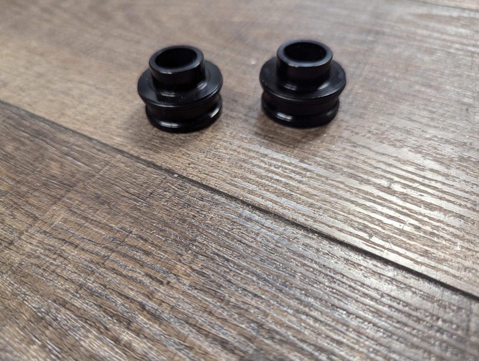 Industry Nine 6-Bolt Torch Front Axle End Cap Conversion Kit: Torque Cap 15mm x1
