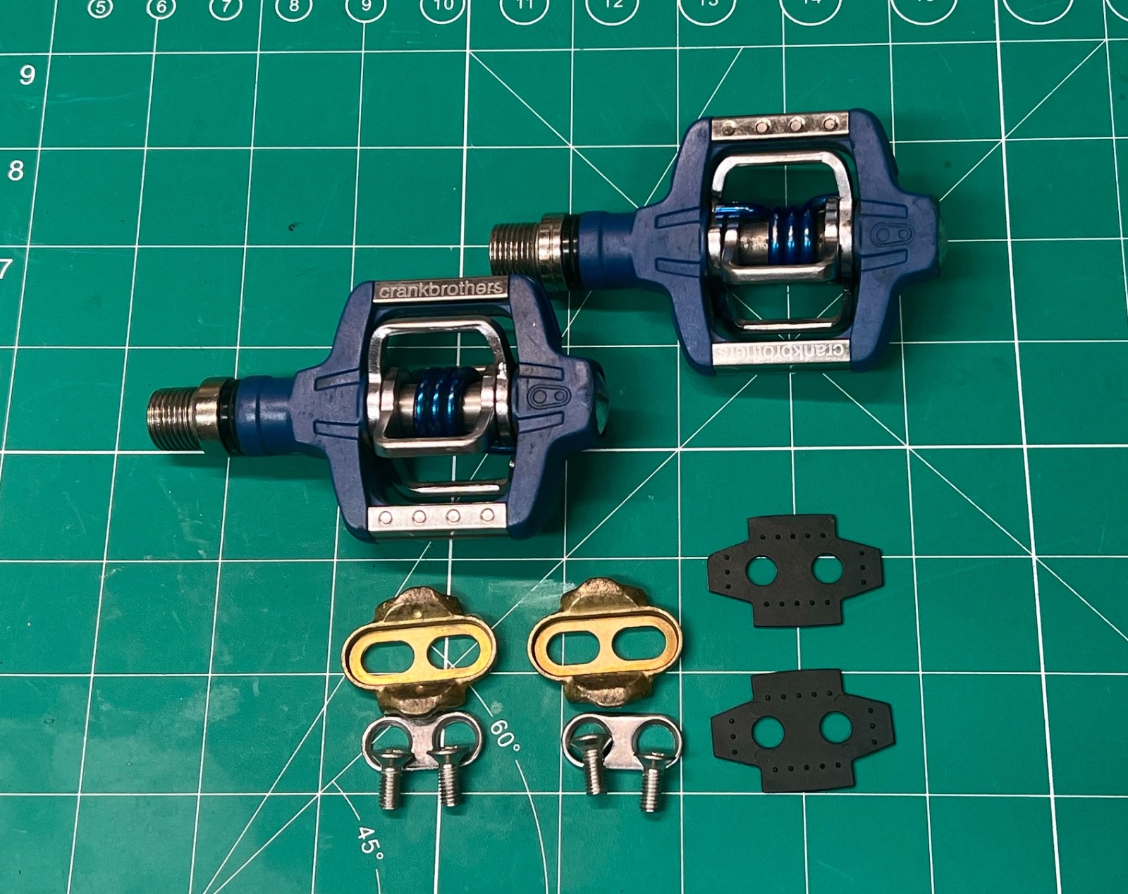 Crank Brothers Candy 2 Clipless Mountain Bike Pedals Blue/Silver w/ Cleats