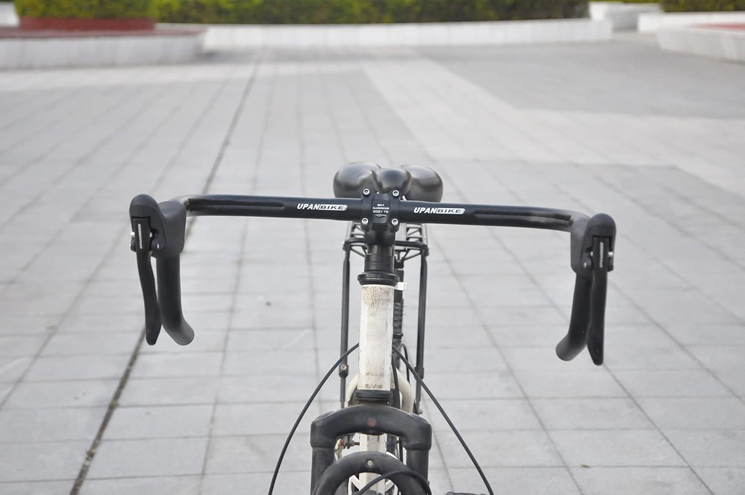 Classic Black Brake Levers Set for Road Bikes – Ergonomic & Lightweight