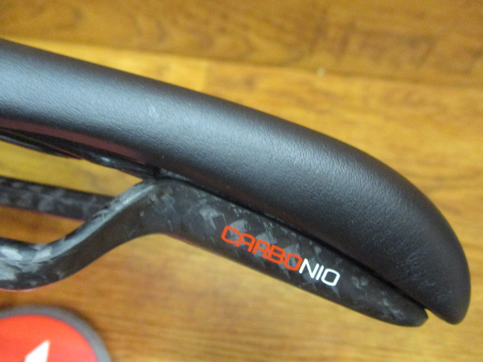 ASTUTE SEA LITE CARBONIO RAILED TRIATHLON RACING SADDLE 138 X 250 ROUND