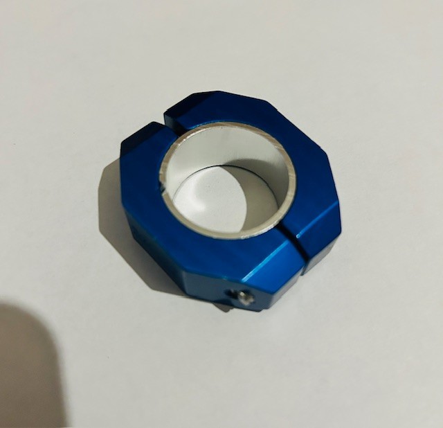NOS / BMX – TNT BICYCLES OVERSIZED DOUBLE BOLT SEAT CLAMP (28.6, 31.8mm) BLUE