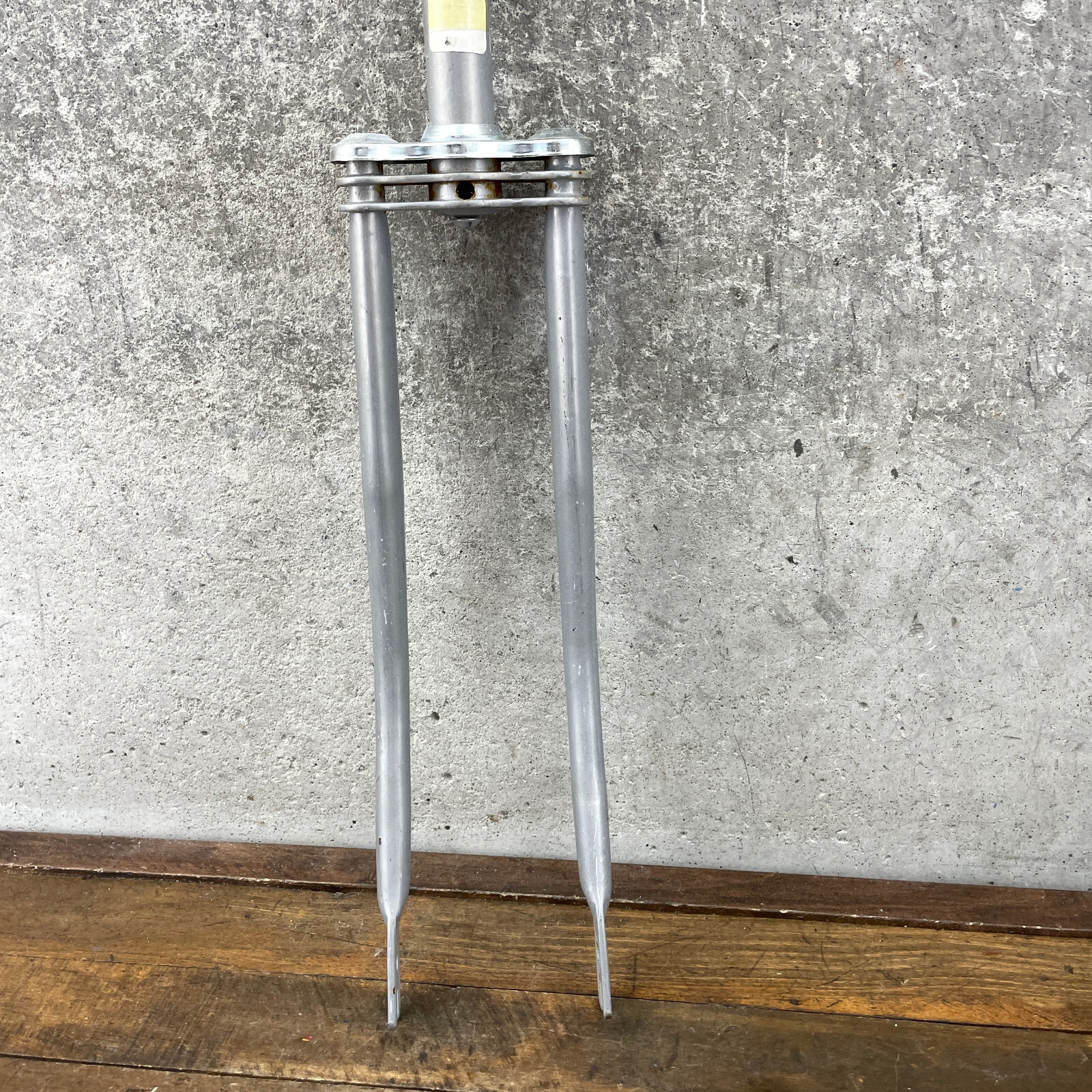 Wald 24″ Fork Cruiser Silver Replacement Fork 1 in Threaded 8″ 70s NOS Biplane