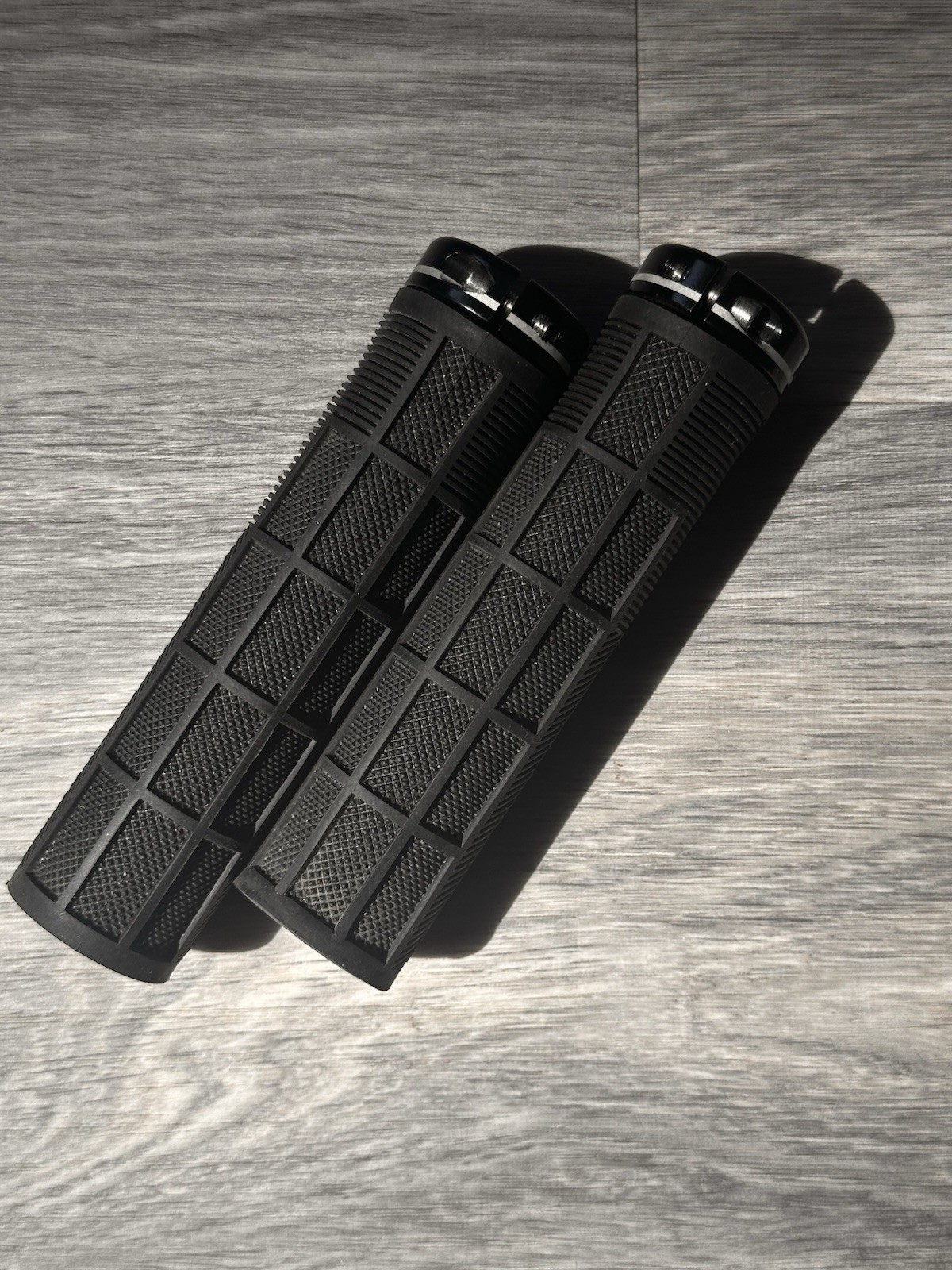Deity Mountain Bike Grips Lock-On