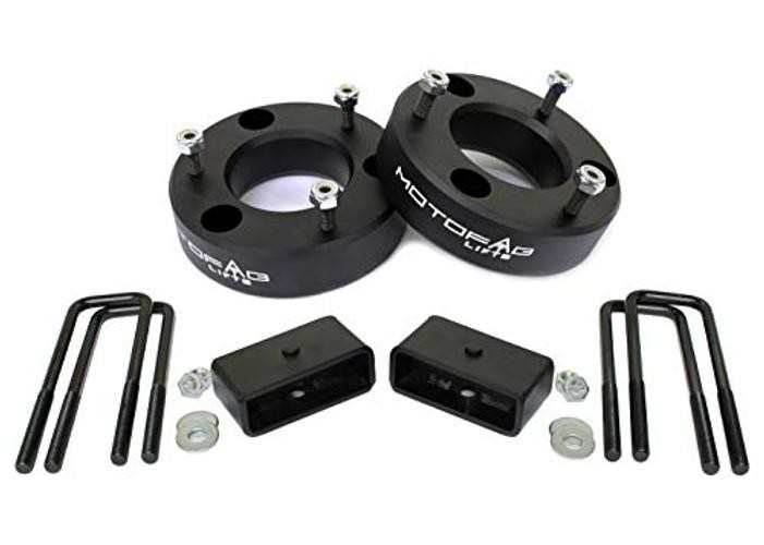 MotoFabLifts CH-2.5F-2R-19 2.5 in Front and 2 in Rear Leveling lift kit that
