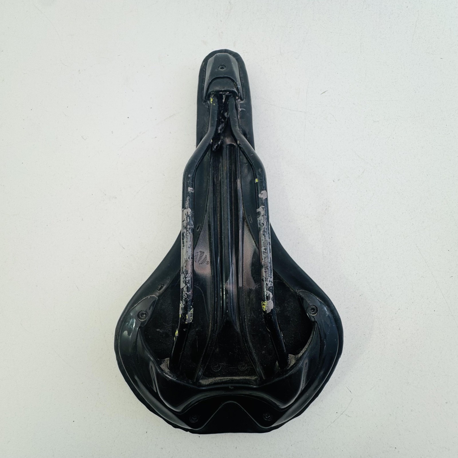 Raleigh Bicycle Saddle Seat Black Racing Steel Rails Road MTB Hybrid Bike A82