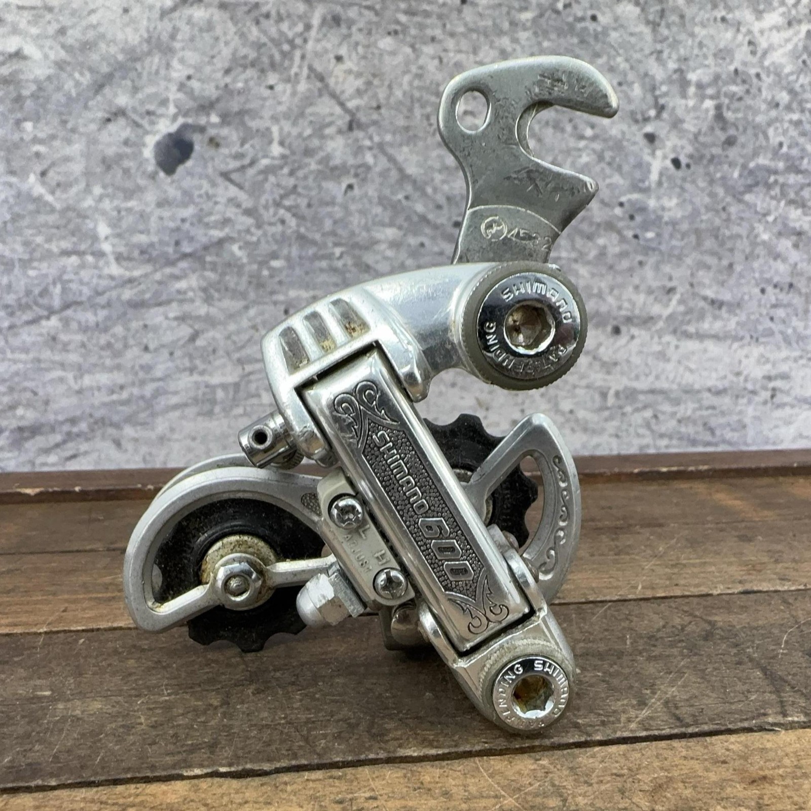 Vintage Shimano 600 Arabesque Rear Derailleur Short Cage Hanger Silver Japan