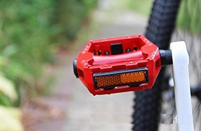 Multi-Color Aluminum Flat Platform Pedals for Road & Mountain Bikes – 9/16″