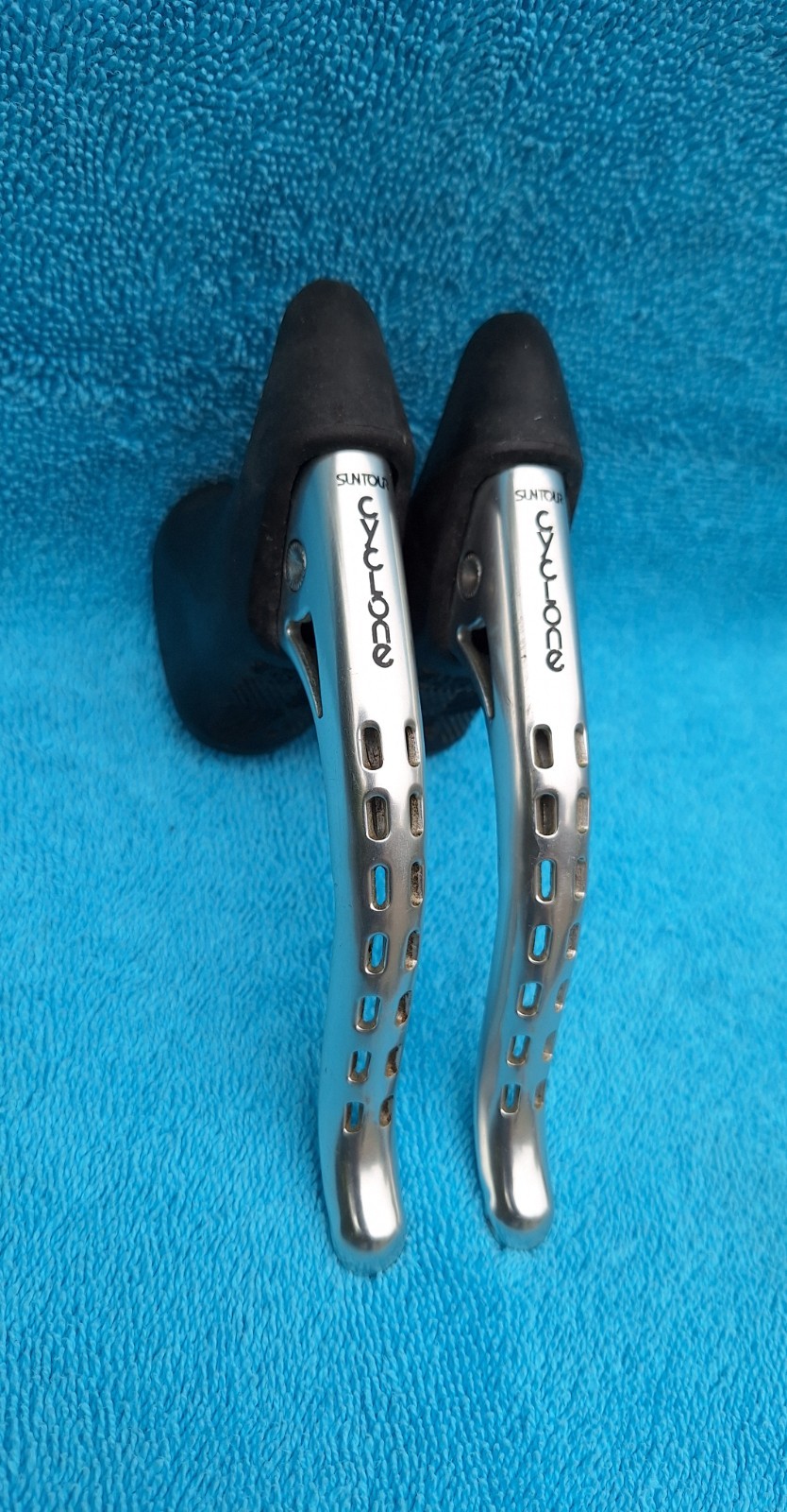 NOS SunTour Cyclone Non-Aero Brake Levers / CB-7200 / 1980s