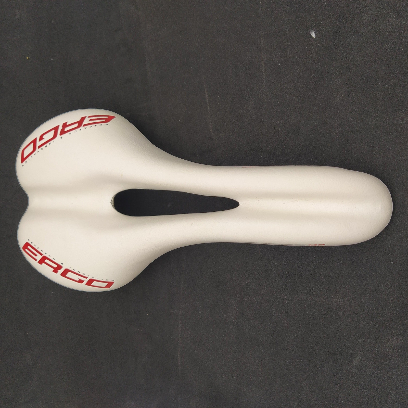 ERGO Force 140 Cr-MO Rail 282x140mm Ergonomic Design Saddle White