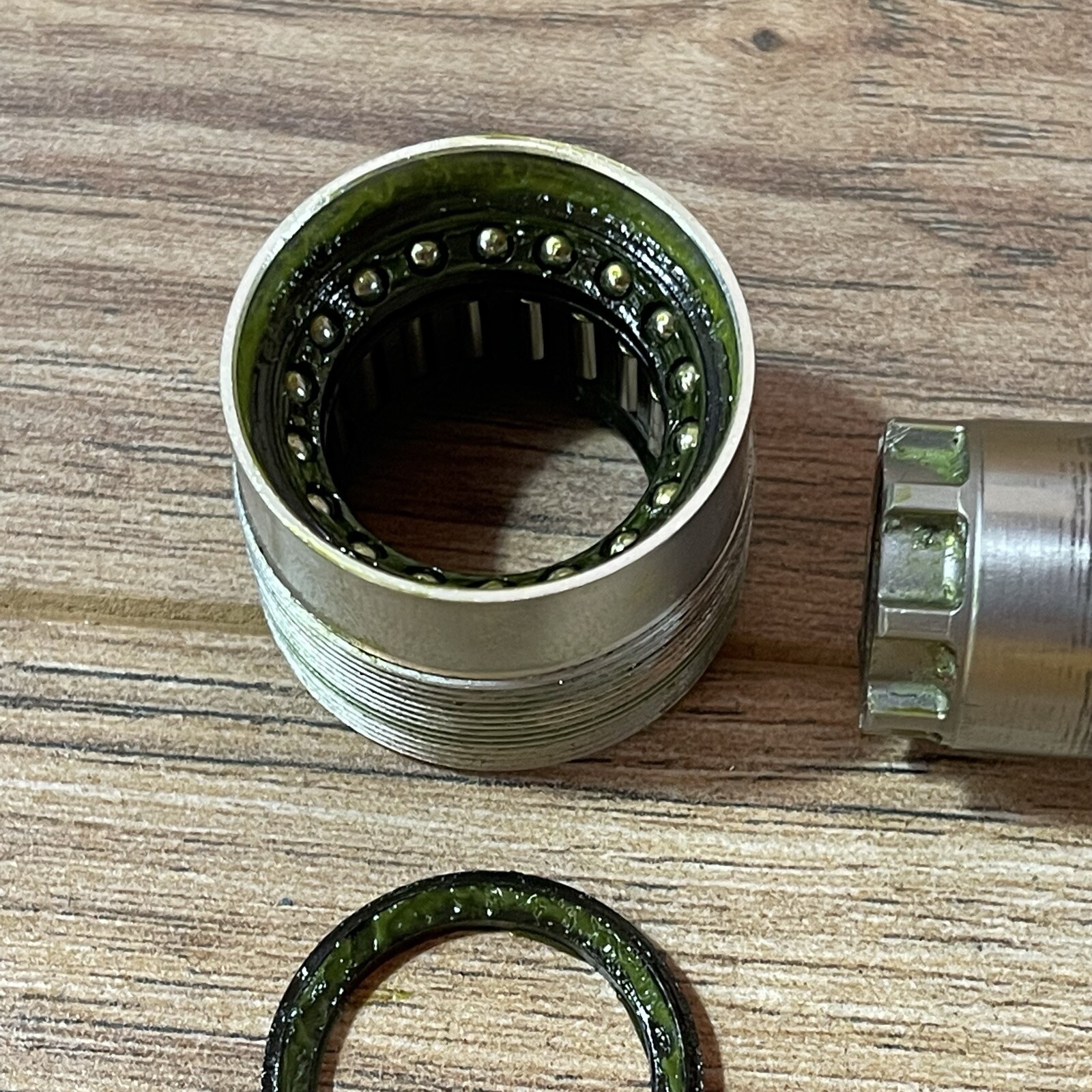 Shimano Dura-Ace BB-7700 Octalink V1 Bottom Bracket 68 x 109.5 English