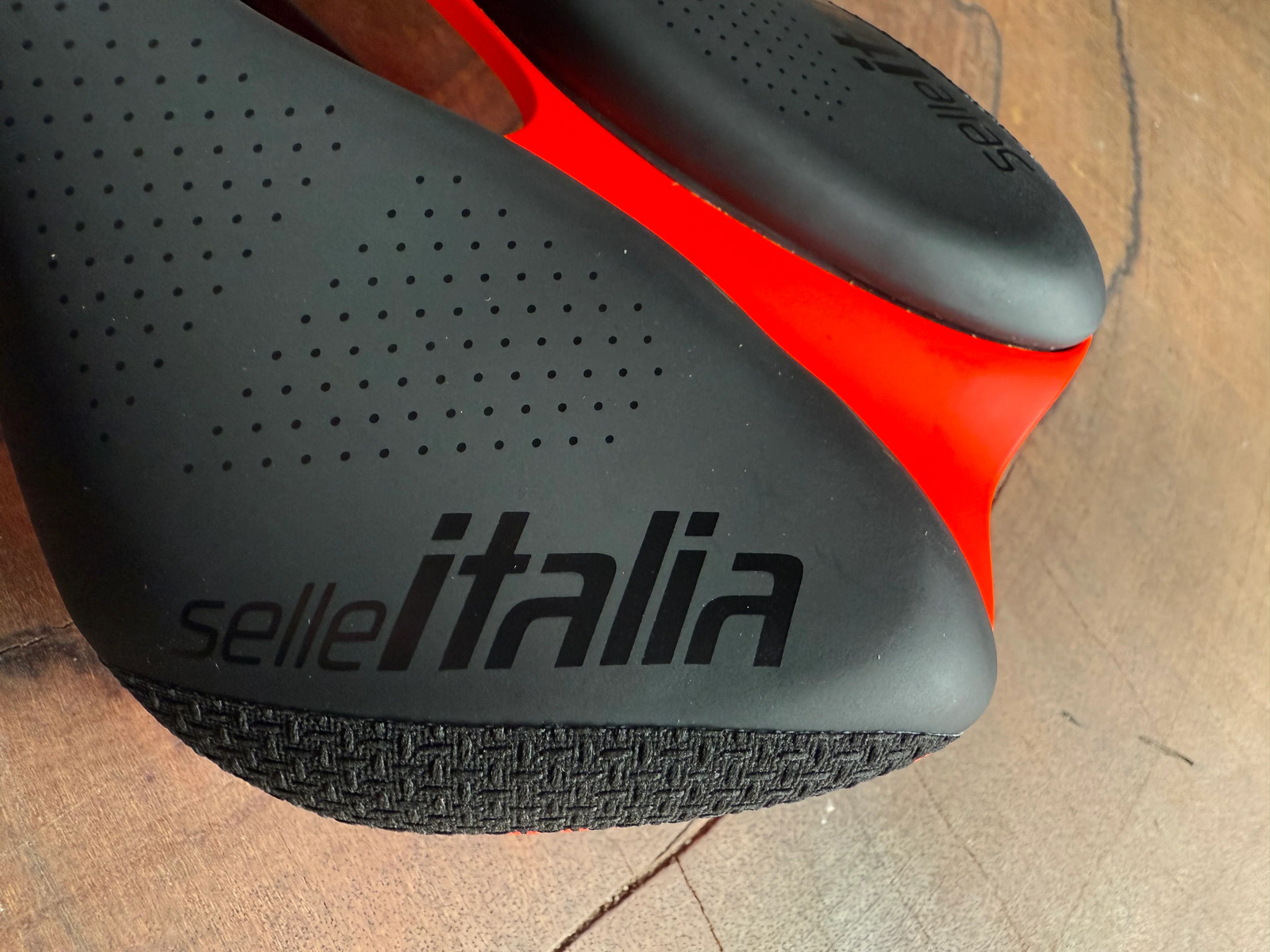 Selle Italia Novus Superflow X Boost Saddle Manganese Rails
