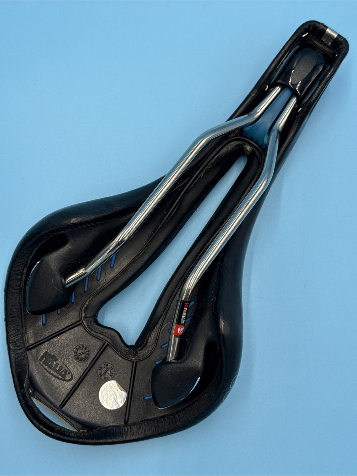 Selle Italia Max Flite Gel Flow Perforated Black Leather Saddle Vanox Rails L3