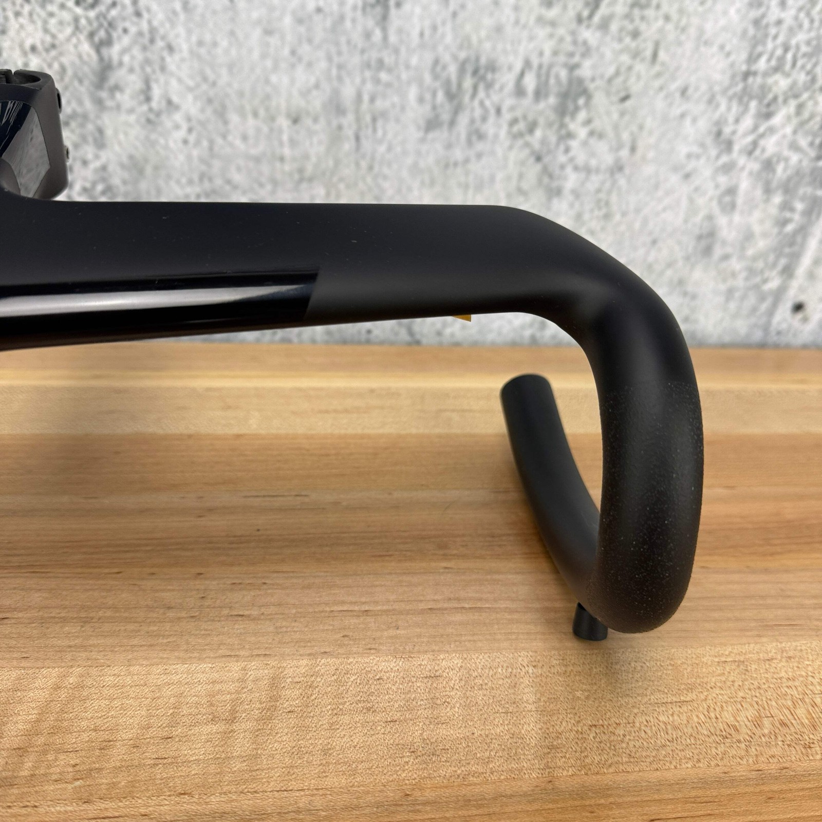 New! Black Inc AB02 Aero Carbon 38cm x 100mm -6 Degree Carbon Integrated Handleb