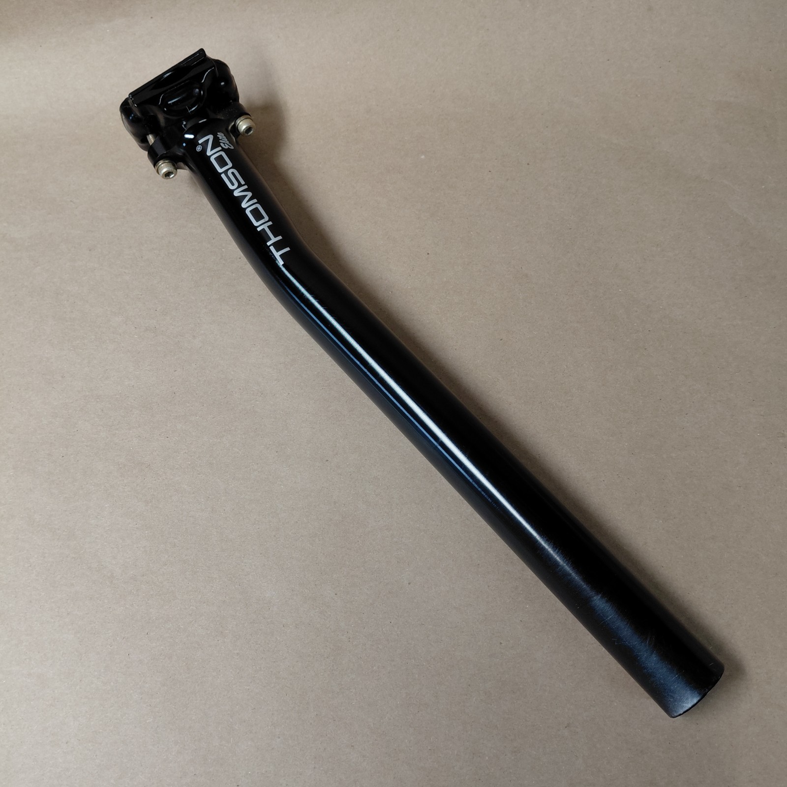 Thomson Elite Setback Seatpost – 27.2 x 330mm – Black (SP-E101-SB) with Bag