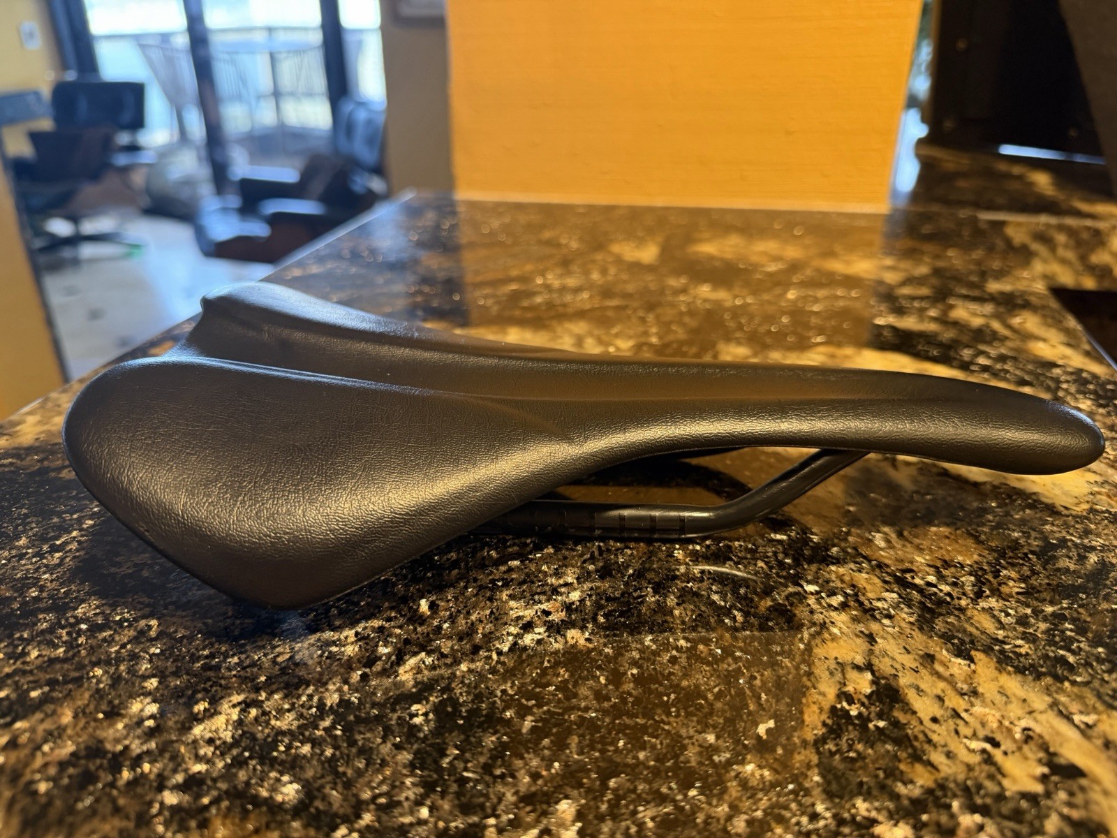 AX Lightness Leaf II Plus Saddle