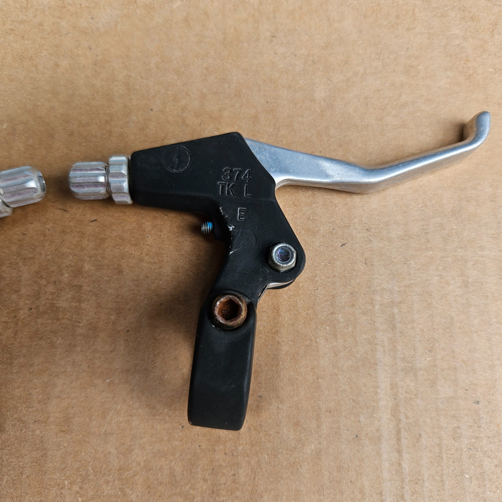 Tektro TK Mountain Bike Brake Levers Left Right Set for Disc or V Brake