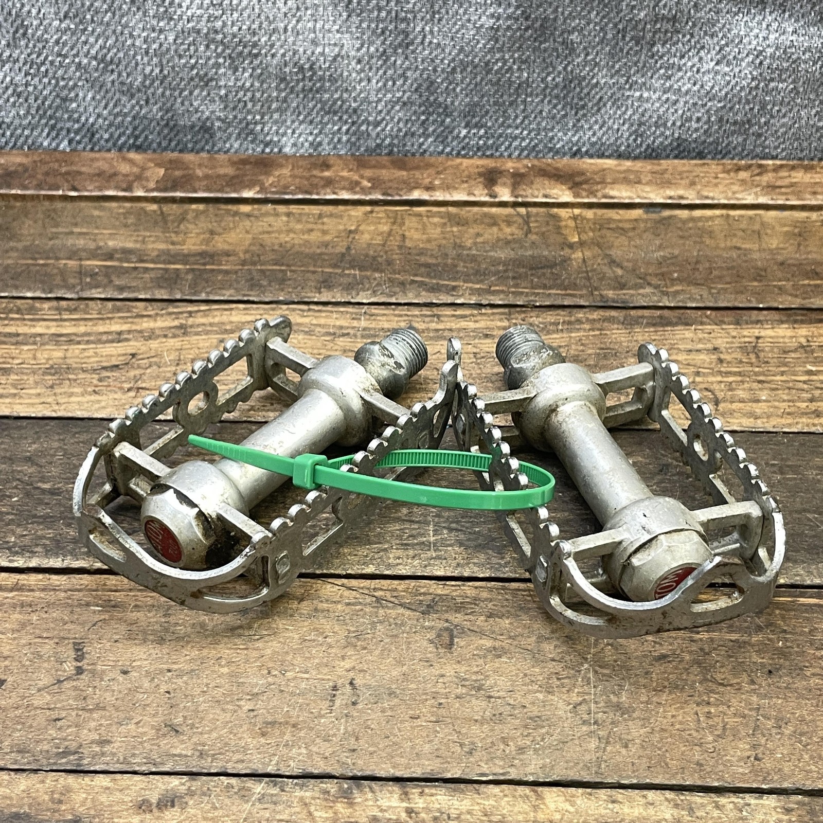 Vintage Atom 700 Platform Bike Pedals Silver Pair 365g Road Touring Alloy