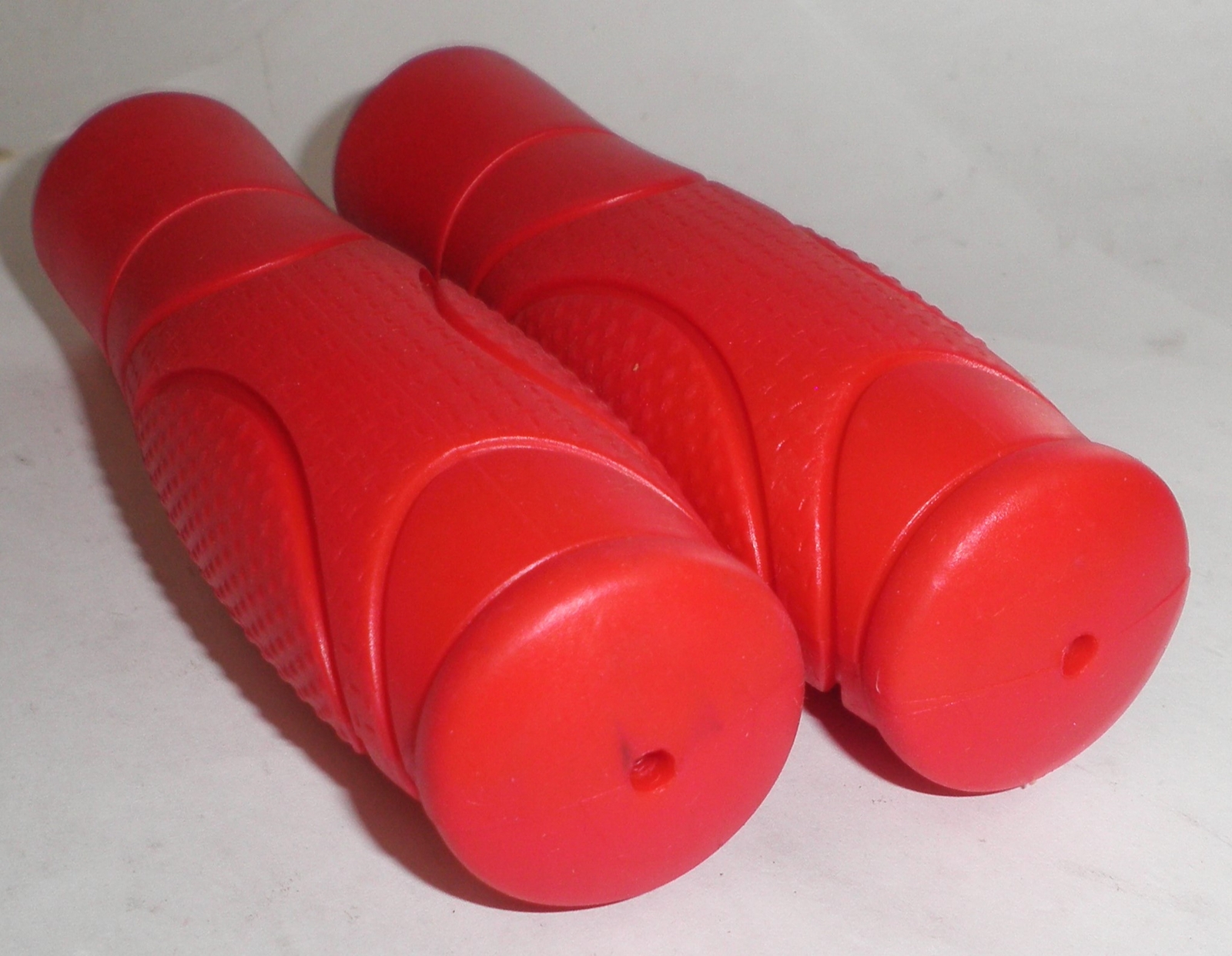 RED RUBBER BICYCLE HANDLEBAR GRIPS BIKE PARTS 336-1