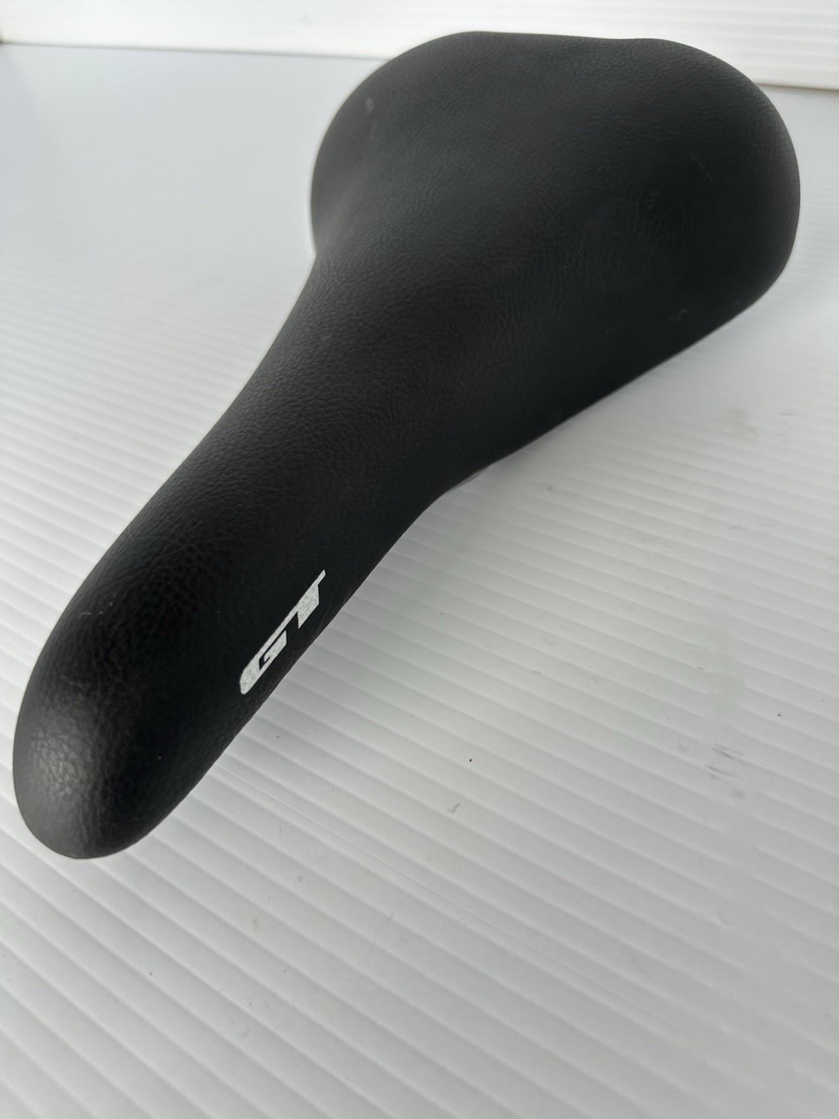 NOS GT OEM Mountain Bike Saddle Black Take-Off Seat Vintage 1990s Never Ridden