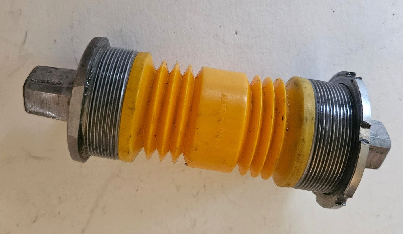 Campagnolo Record Bottom Bracket 68-SSA-120, French Threads–35 x 1, VGC