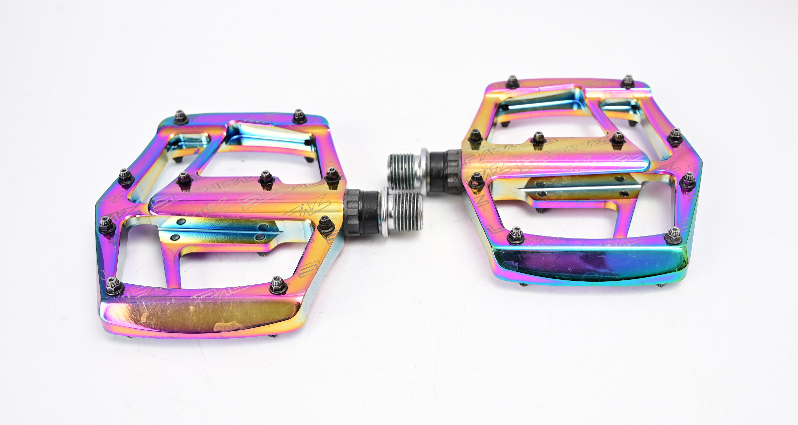 SUPACAZ ePedals – Alloy – Oil Slick – Road Gravel Mountain BMX Bike Pedal 9/16″