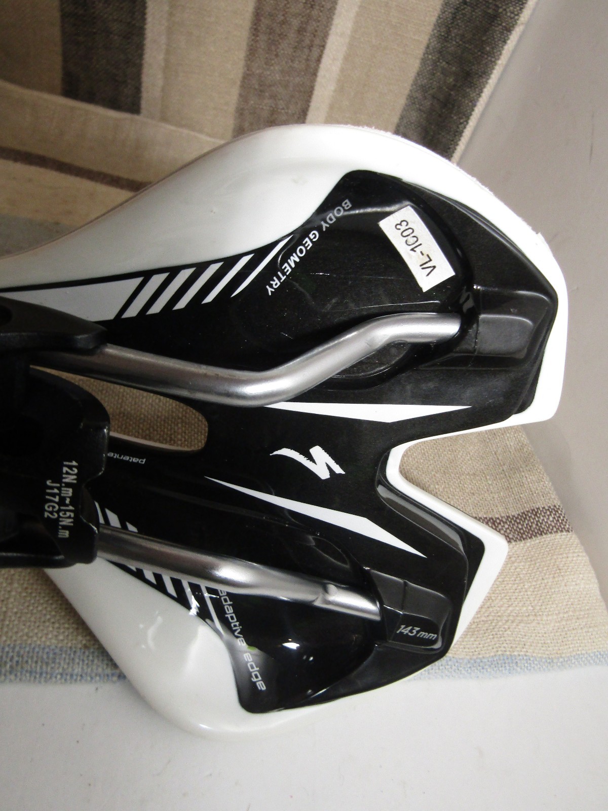 Specialized Toupe Expert 143mm Road Bike Saddle Body Geometry White w/ Post