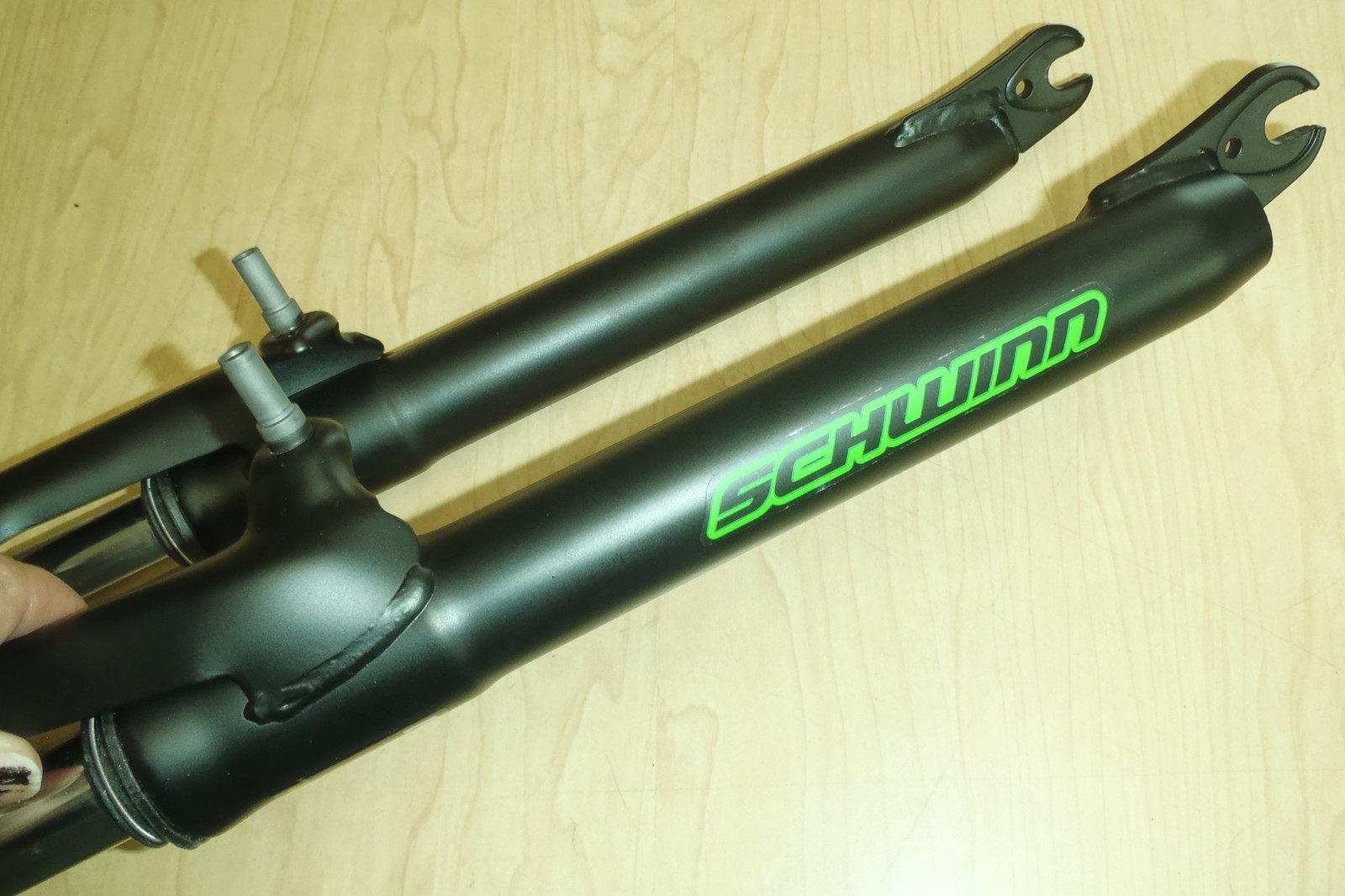 SCHWINN 26″ MOUNTAIN MATTE BLACK SUSPENSION FORK BIKE PARTS 430-2