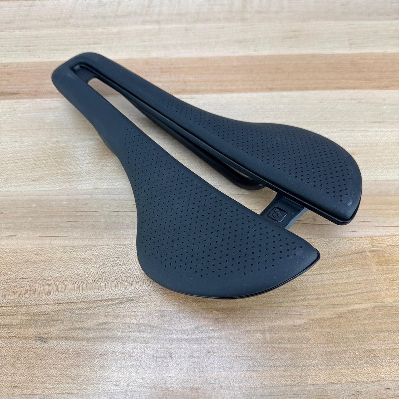 New Takeoff! Bontrager Aeolus Pro 7x10mm Carbon Rails 155mm Saddle MSRP $260