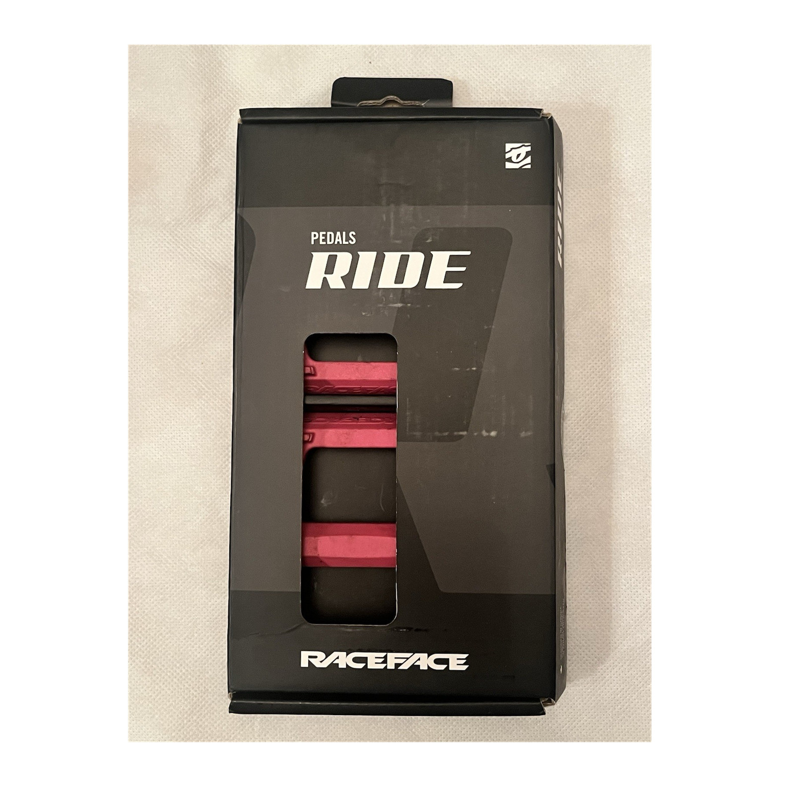 Race Face Ride Flat/Platform Pedals Pink 9/16in Nylon Composite Steel Bushing