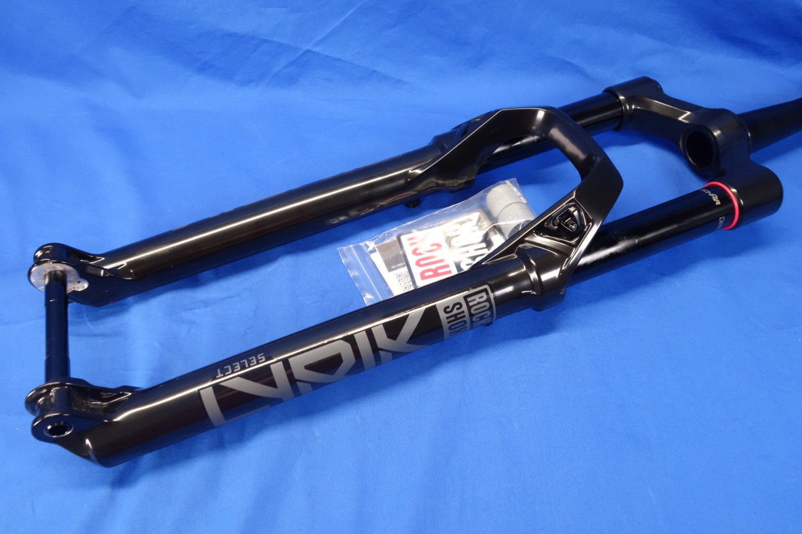 New RockShox Lyrik Select Charger RC 29″ Mtn Bike Fork, 140mm Travel, Boost Axle