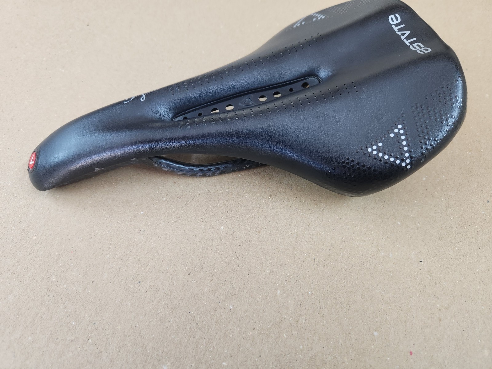 Astute Miss Lite VT Carbonio Rail Women’s Saddle