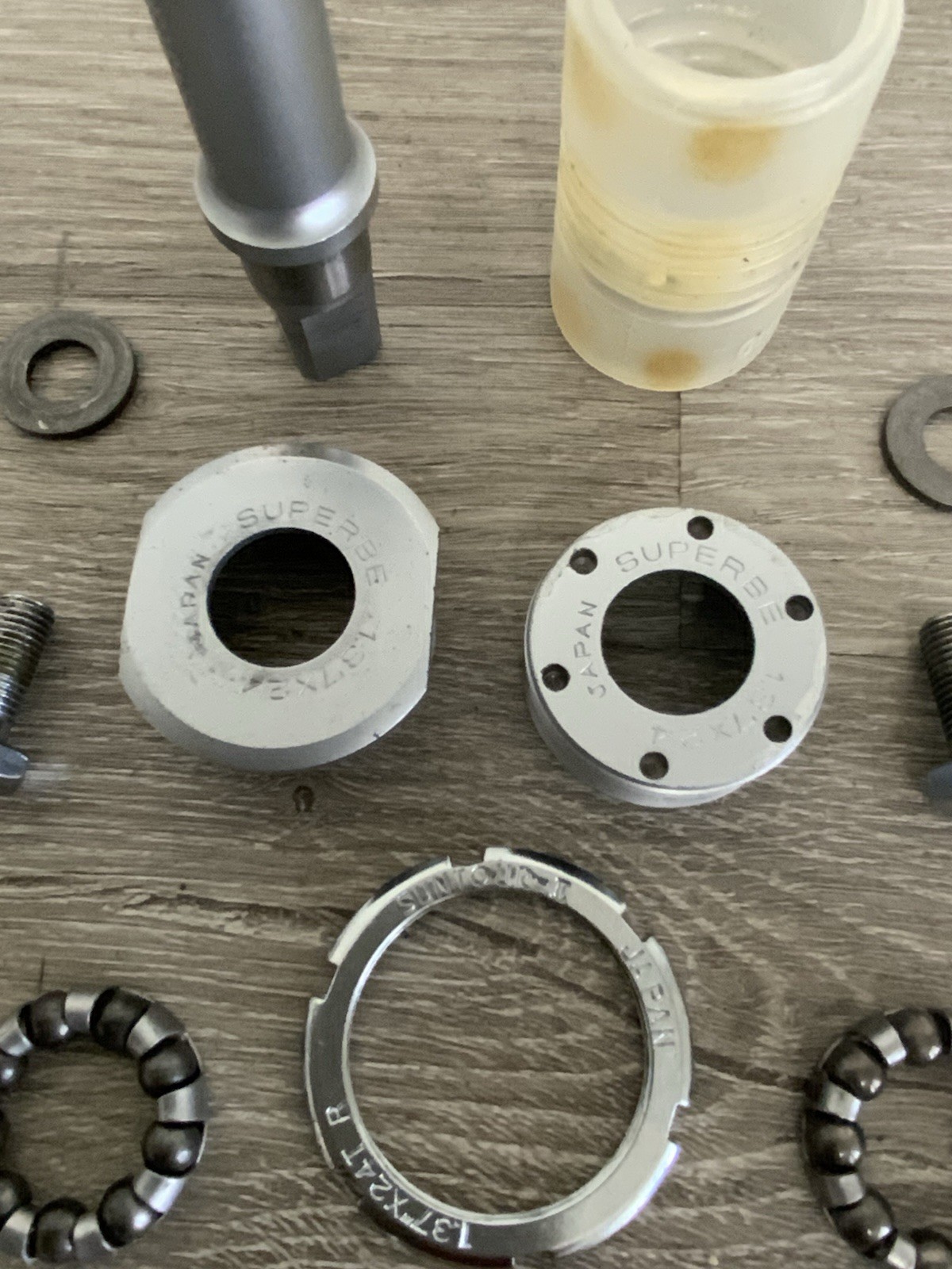 SUNTOUR SUPERBE BOTTOM BRACKET BRITISH THREADED 68-114 MM