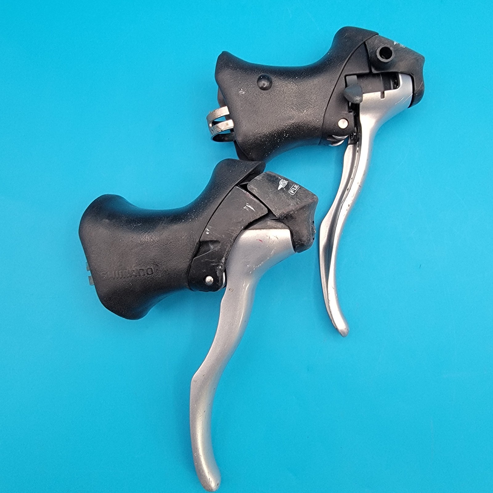 Shimano SORA ST-3300 / ST-3303 3 x 8 Speed STI Shift/Brake Lever Set e18