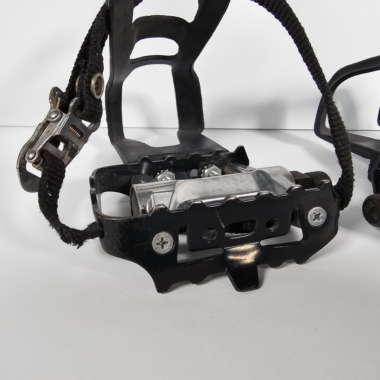 Evo Pedals Cycling Alloy Metal With Toe Clips Strap Black MT-13-L Left Right