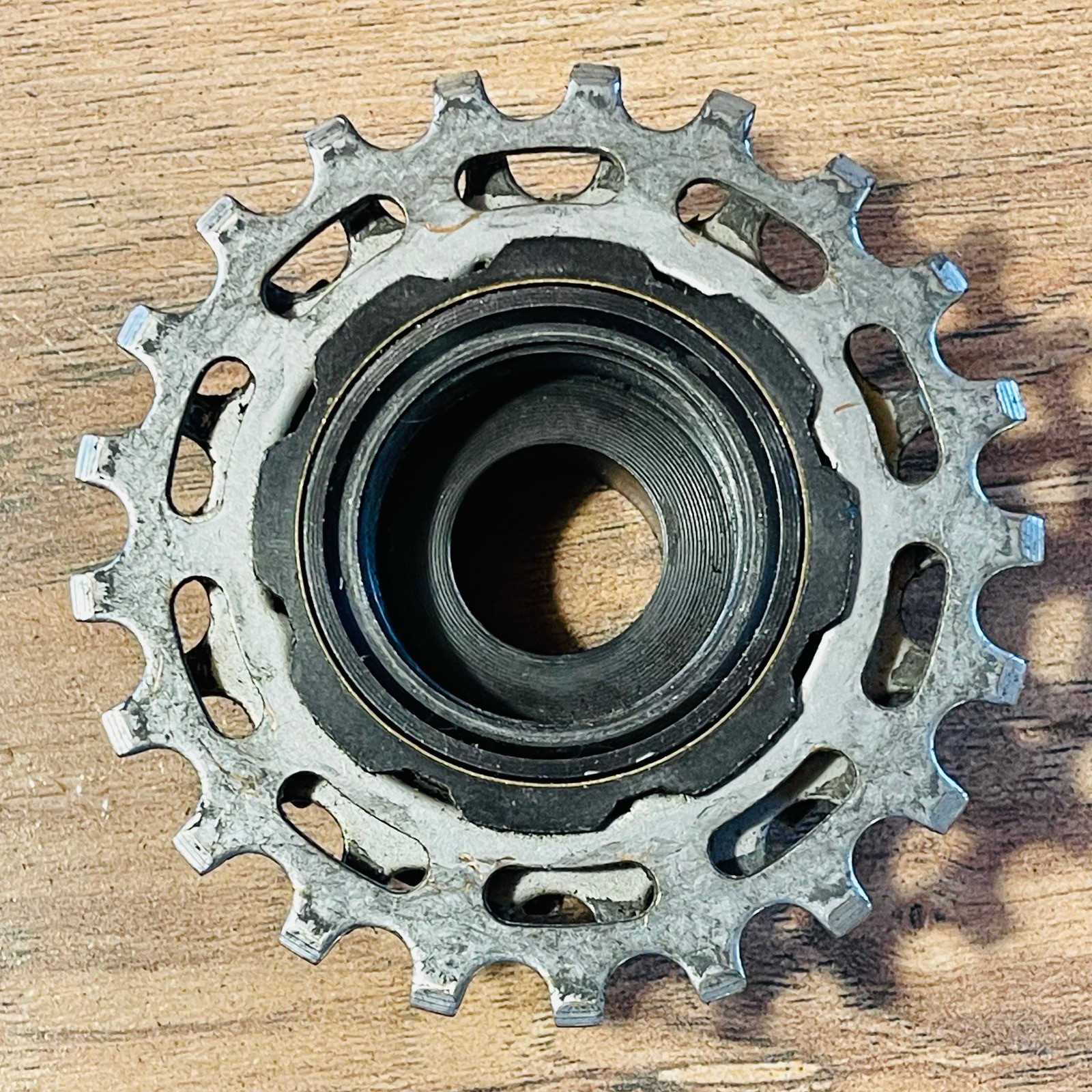 Suntour Winner Pro 6 Speed Freewheel English Thread 13-21