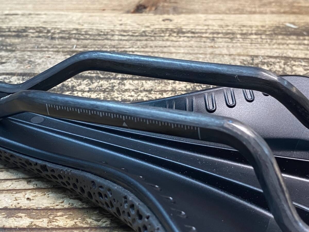 fizik ANTARES VERSUS EVO ADAPTIVE Saddle Black Carbon Rails 139mm 5.47 inch